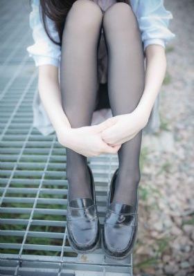 制服丝袜第一_720手机在线观看