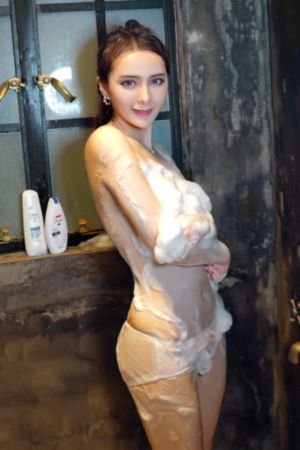 年轻的丰满的老师2_超清免费高清观看