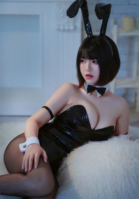 黑人双飞美女视频_老版国语字幕